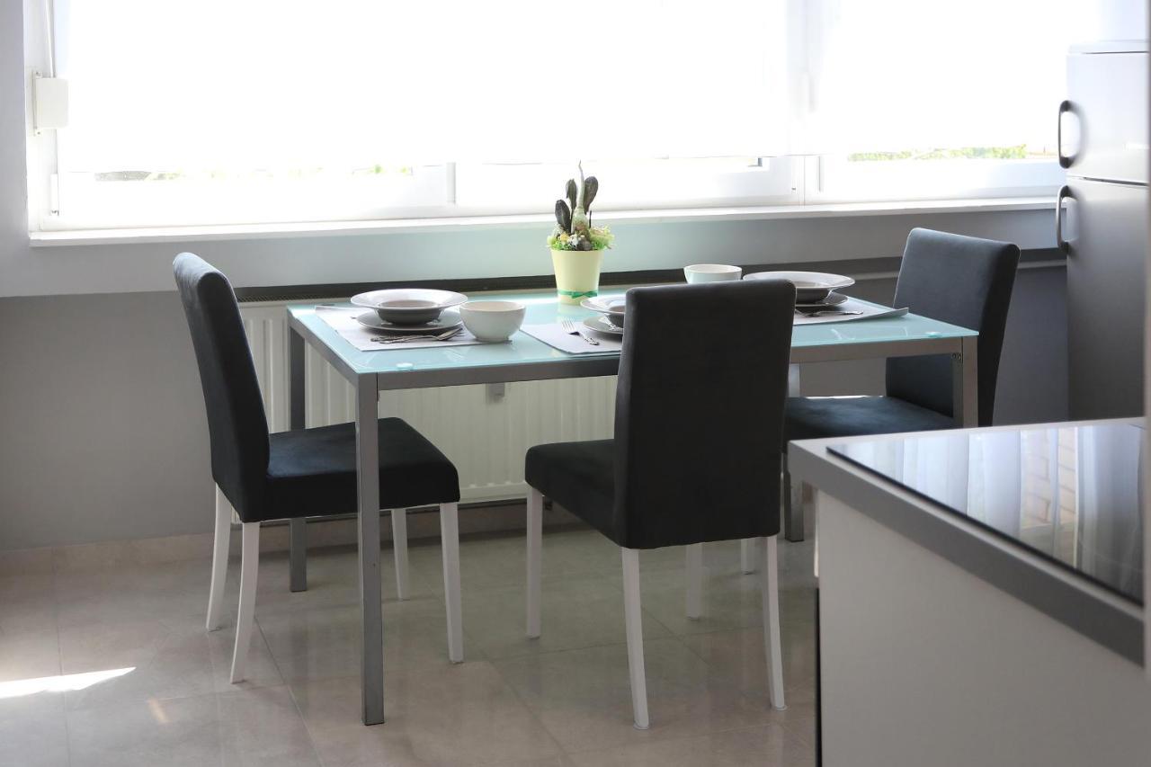 Studio Apartman Ana 오시예크 외부 사진
